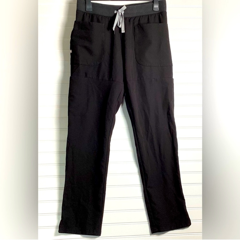 Figs black cargo Scrub Nursing Medical Pants Size Medium